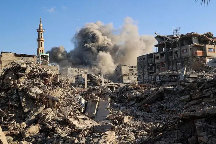 نسف منازل جنوبي القطاع وإطلاق نار بالوسطى وجباليا